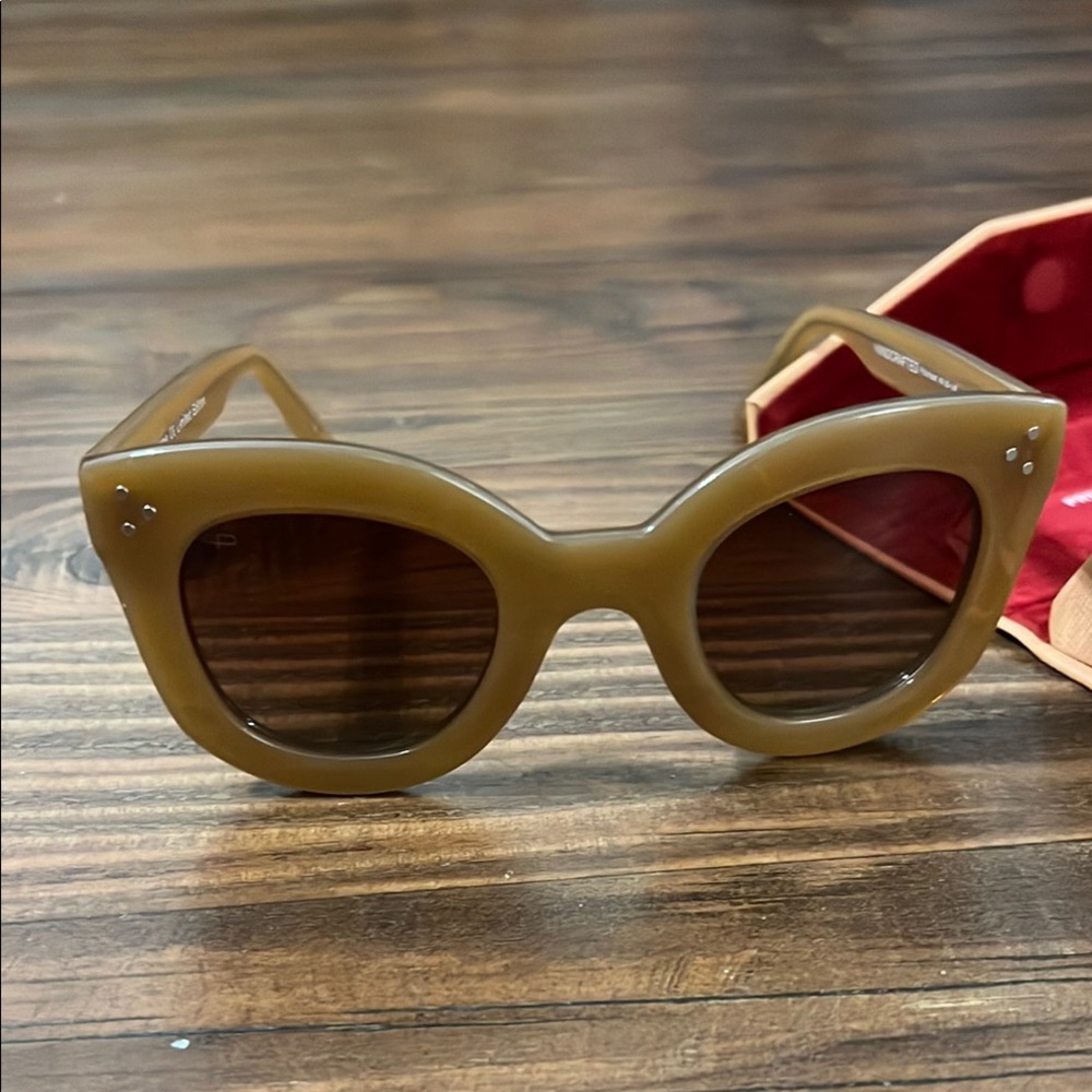 Stylish Brown Sunglasses